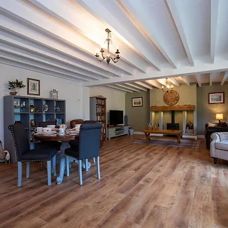 Holiday home Host & - Millfield