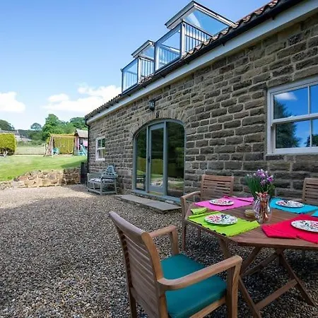 Host & - Millfield Holiday home *